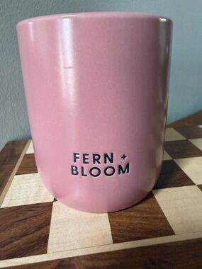 Bellevue Luxury Fern + Bloom 10 oz Soy Blend Candle Pink Ceramic New